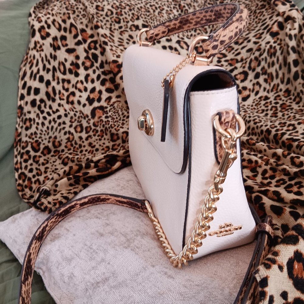 Coach hand/crossbody bag